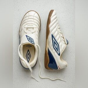 Umbro White and Navy Indoor Soccer Shoes size 2